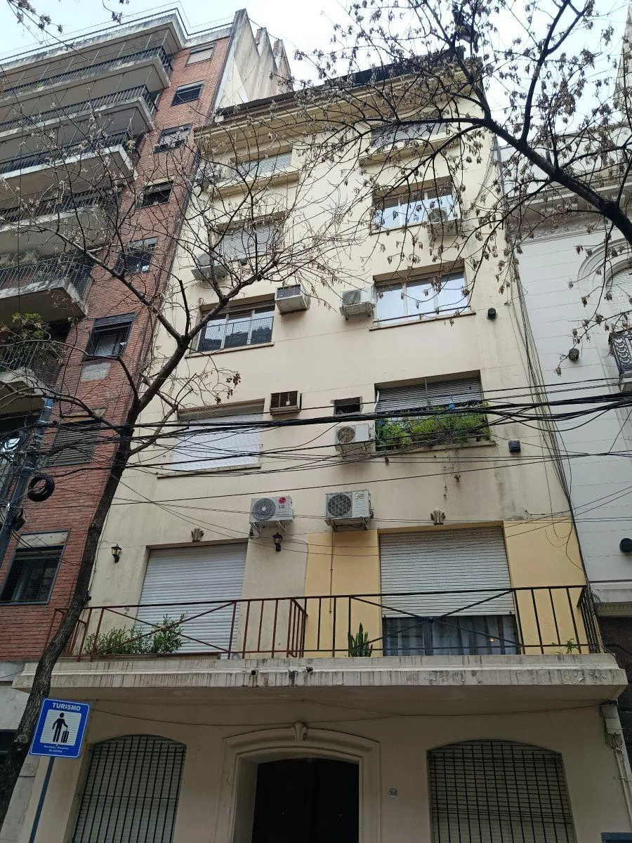 Ambiente amplio al frente