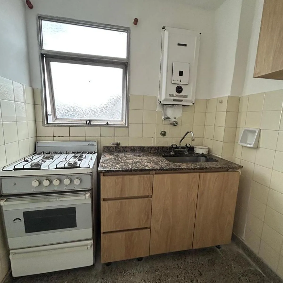 Listing: Studio, Almagro