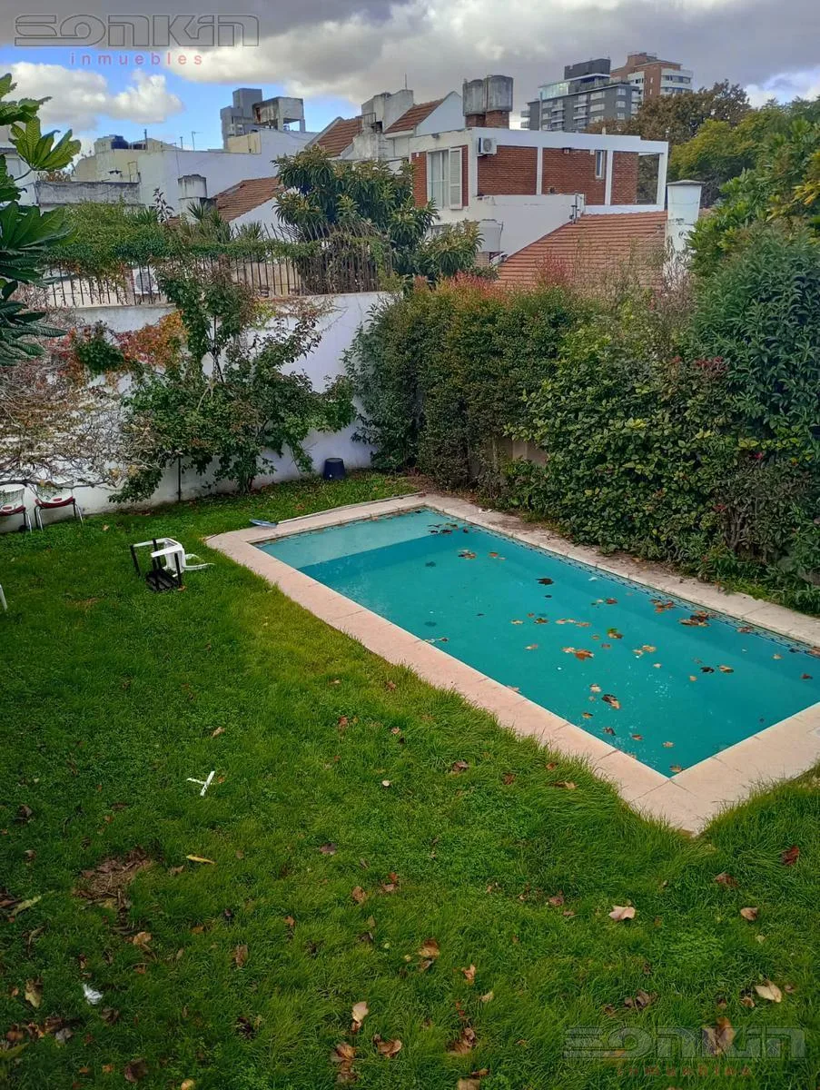 Casa con piscina y 2 cocheras