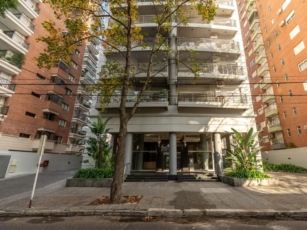 Departamento con balcón terraza y vista al Río