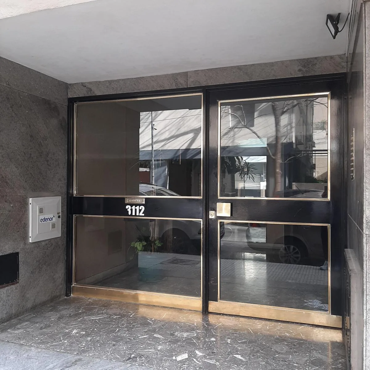 2 ambientes con balcón francés