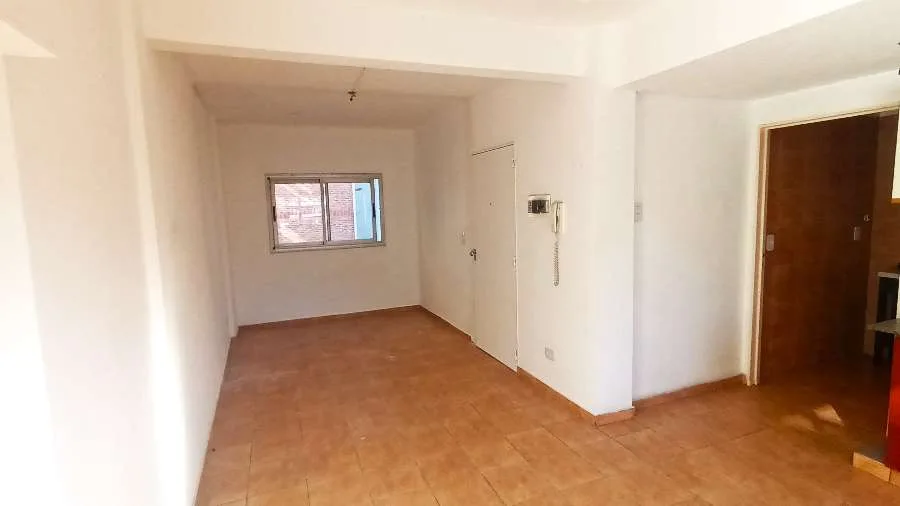 Estudio en 8º piso con balcón