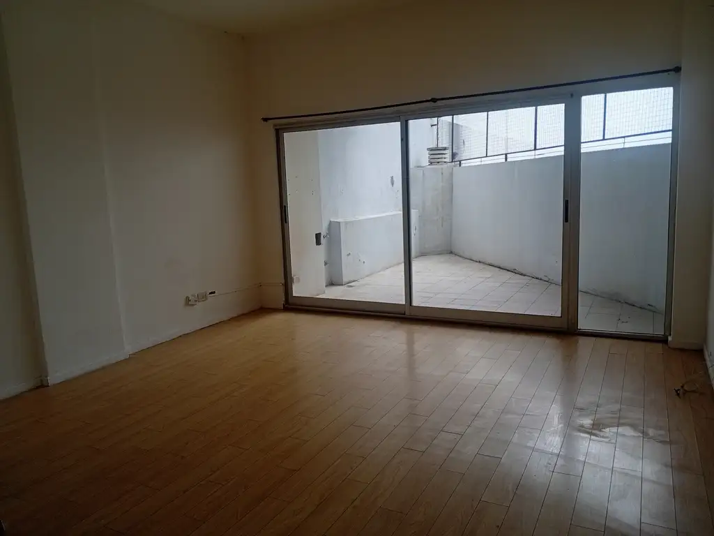 Monoambiente con patio
