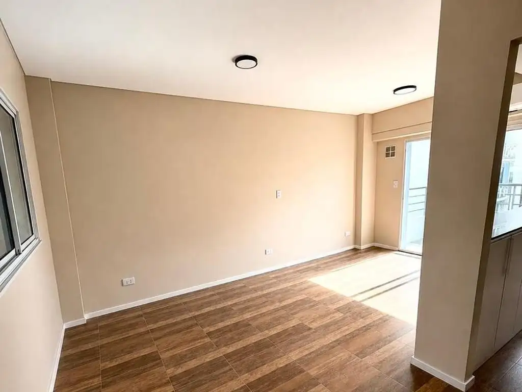 2 ambientes con balcón y 2 aires