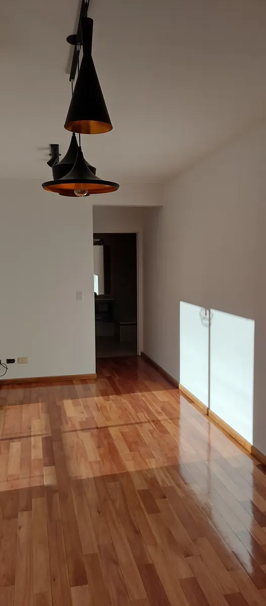 Semipiso al frente con cochera