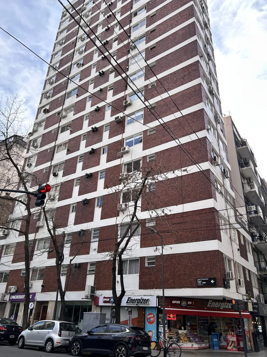 Departamento 2 ambientes piso alto