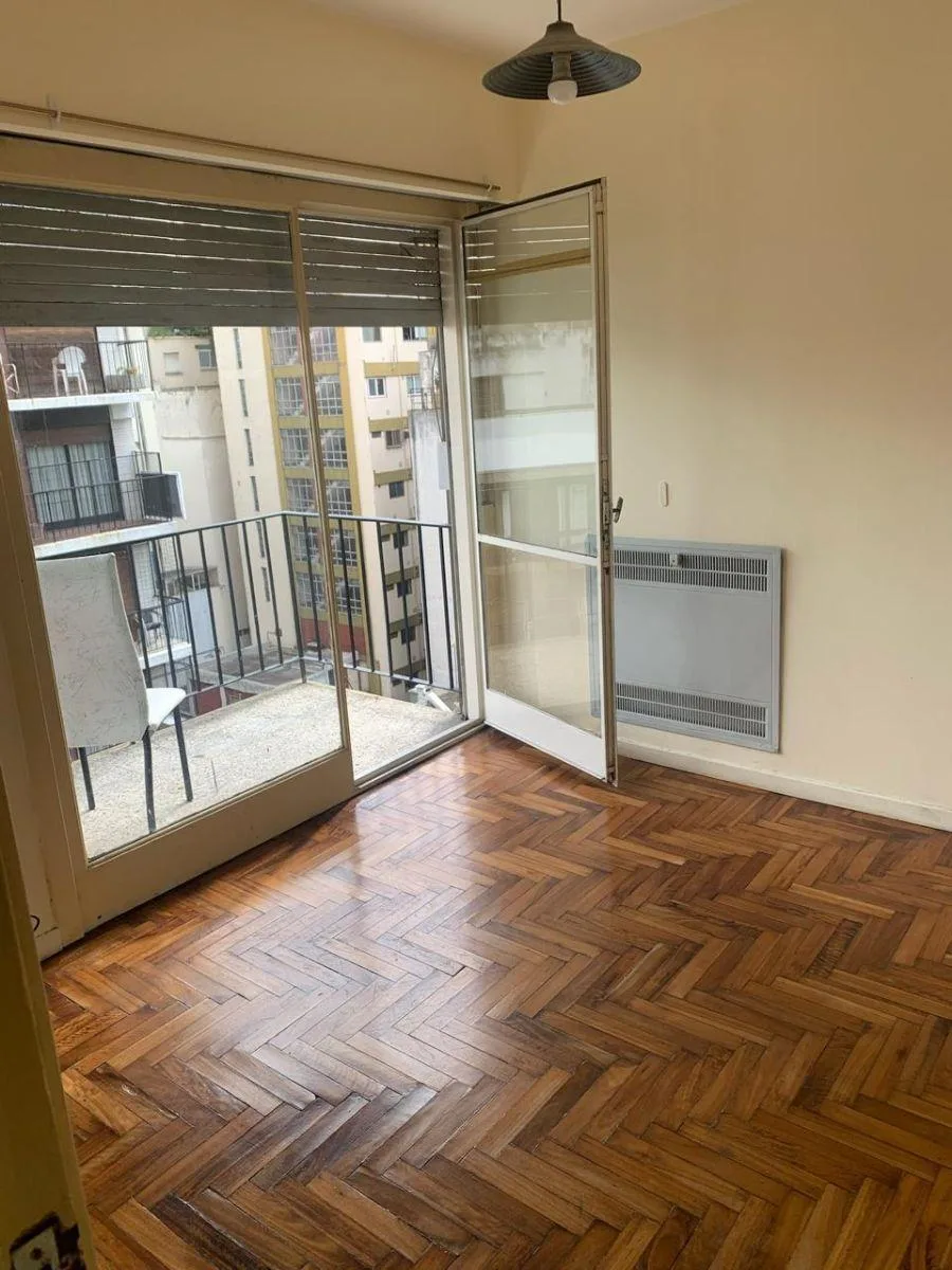 2 ambientes con balcón