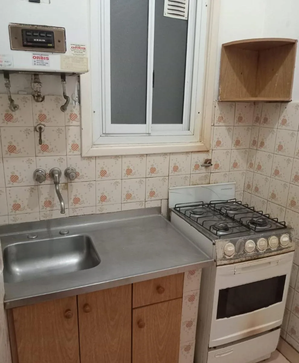 Internal 1BR 2-room apartment
