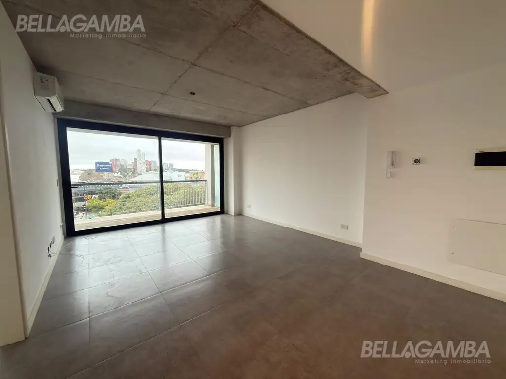 2 ambientes con balcón y vista al río