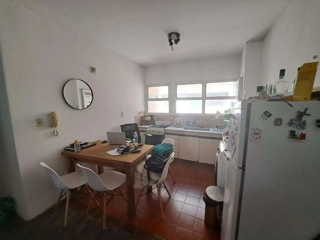 Loft al frente con balcón