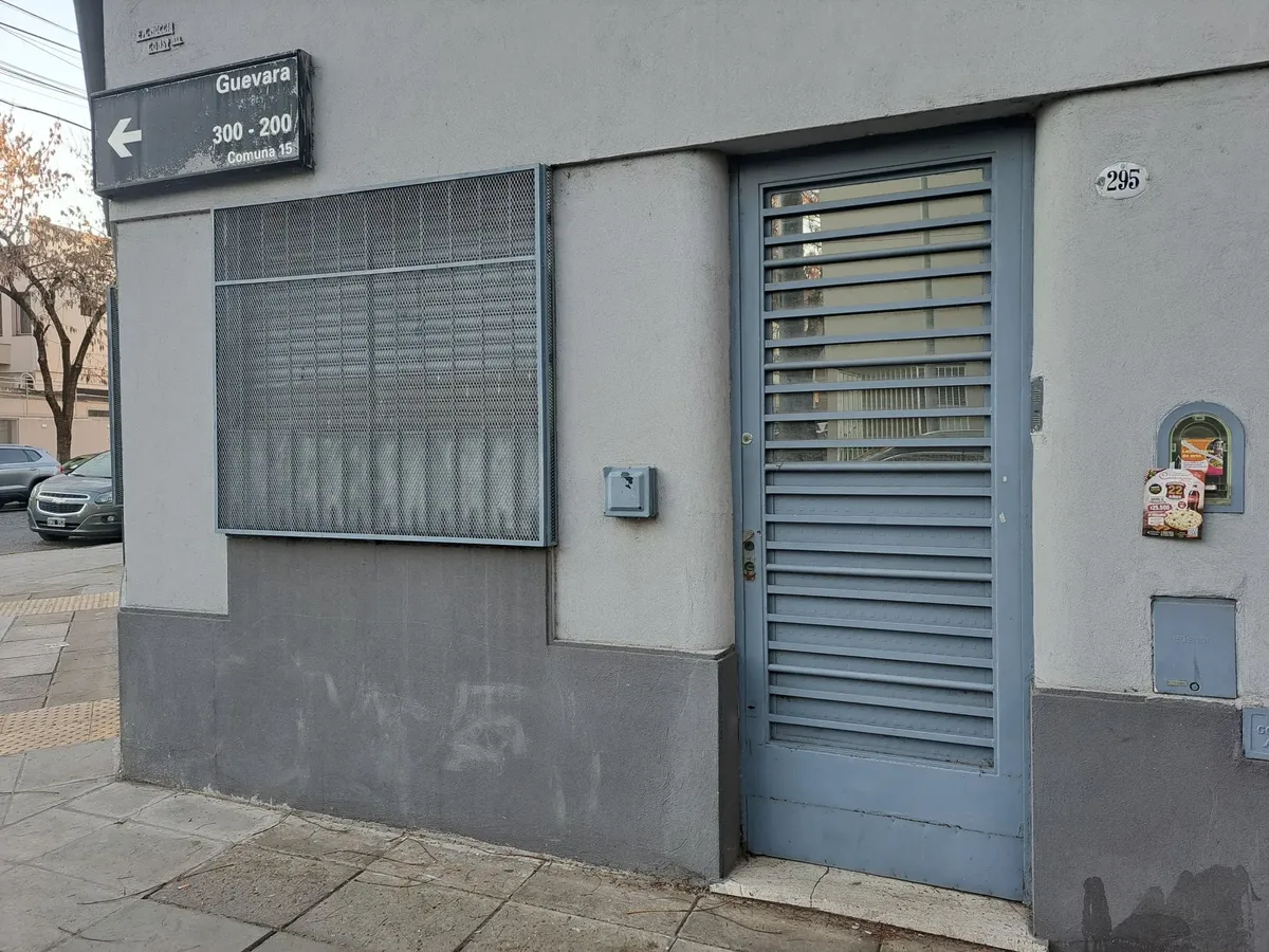 Casa en esquina con quincho y parrilla