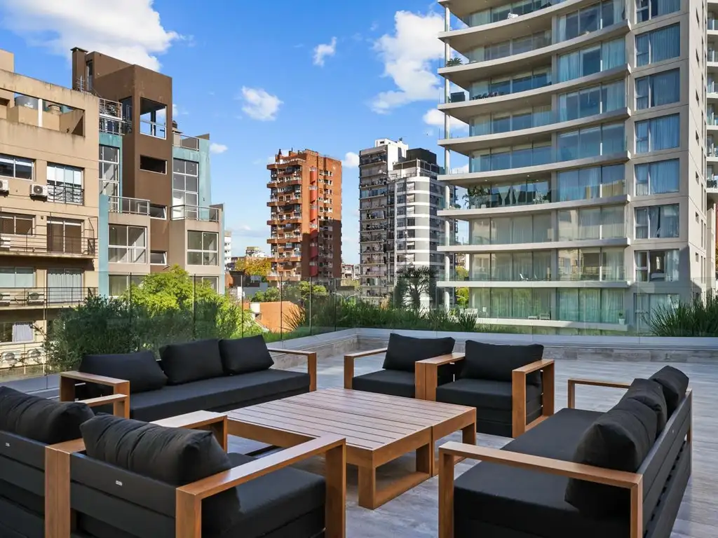 Apartamento com varanda e 2 vagas cobertas