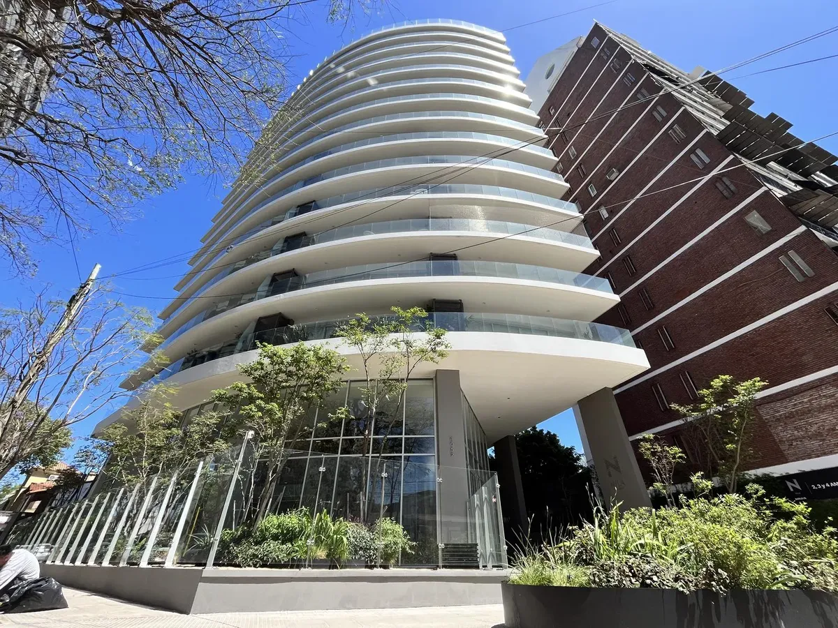 Torre Nila con balcón aterrazado