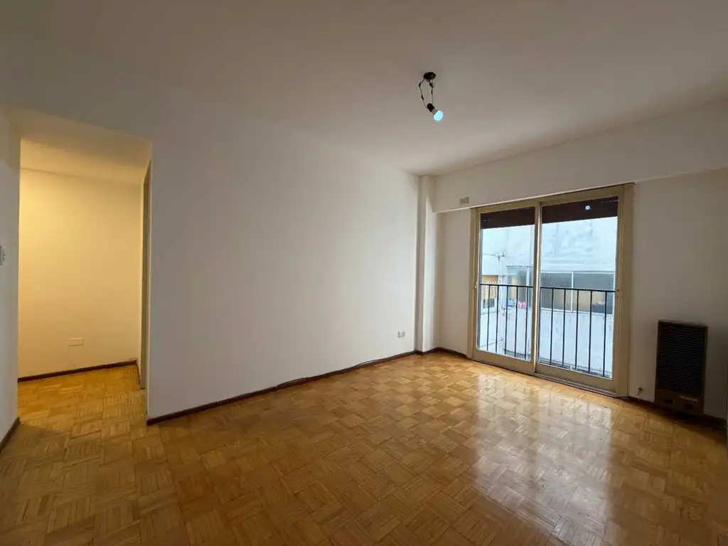 Remodeled Belgrano 2-room apartment