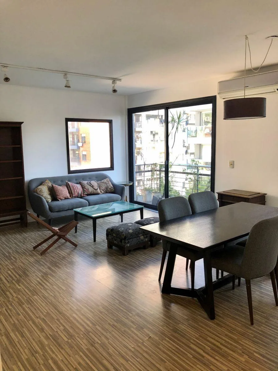 3 ambientes con balcón y AC