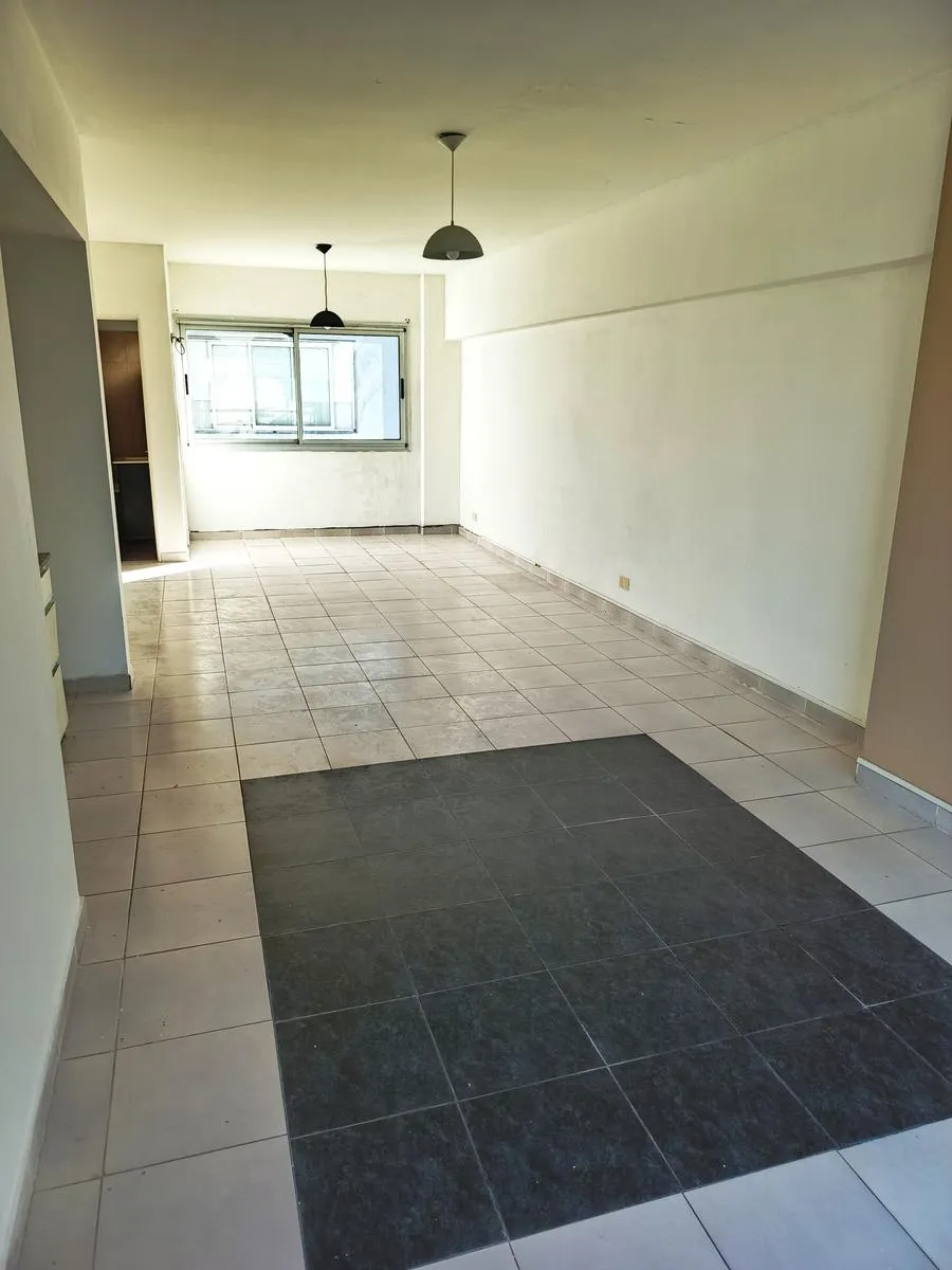 Monoambiente con balcón