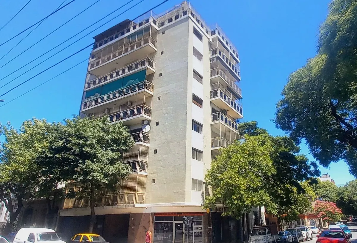Departamento 3 ambientes con balcón corrido