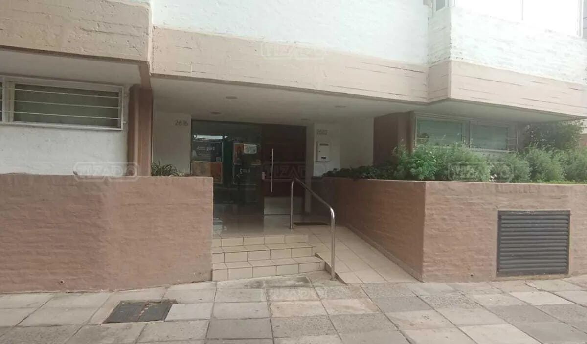 Departamento con balcón en Olivos