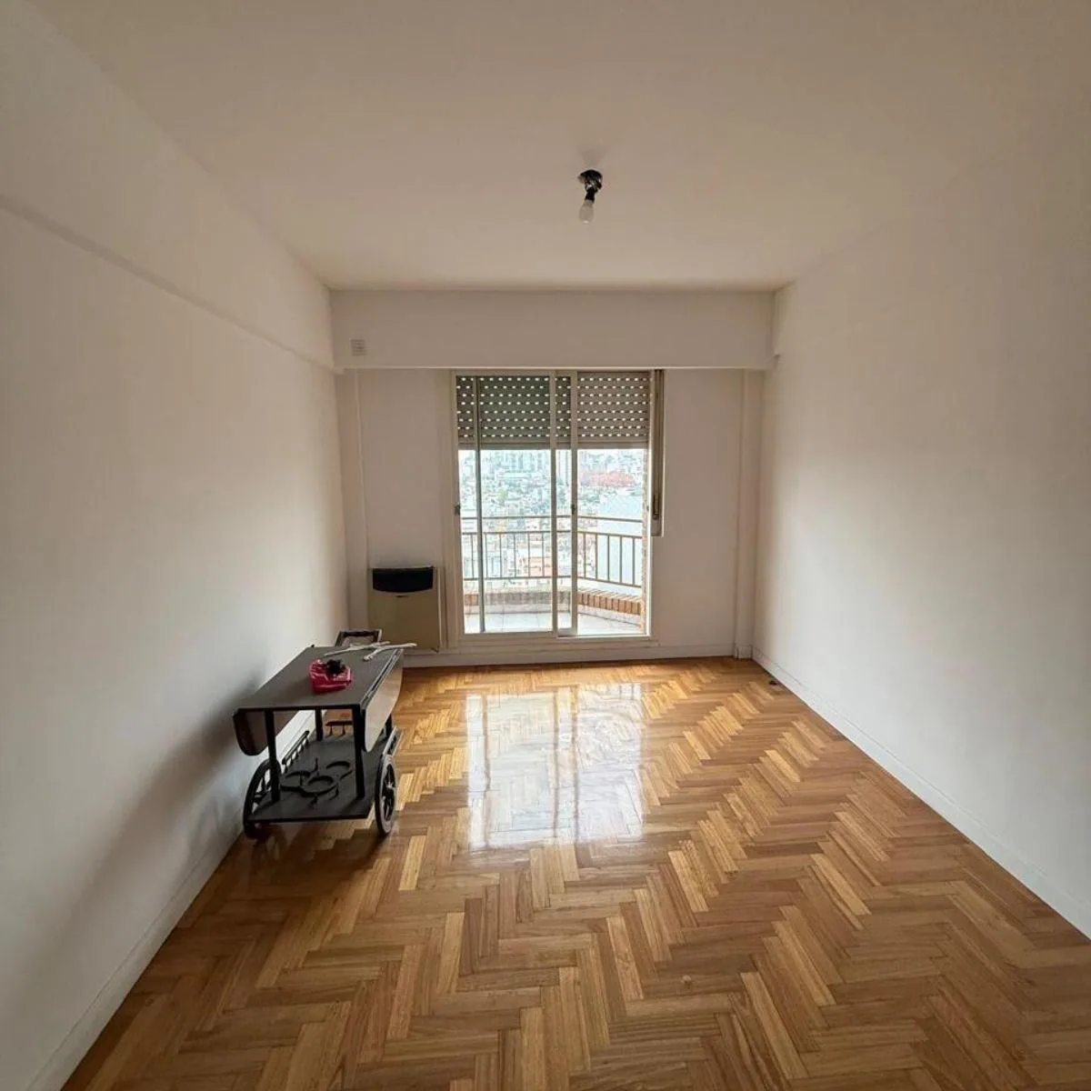 Departamento con Balcon en El Ultimo Piso - Coghlan