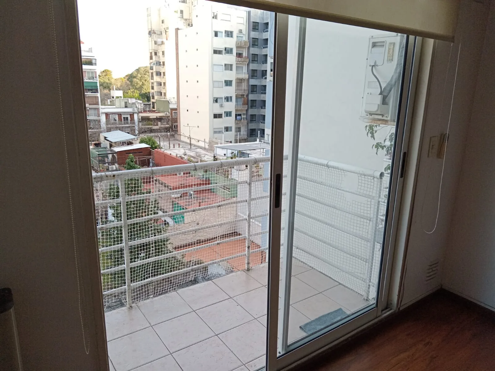 Monoambiente con balcón y pileta