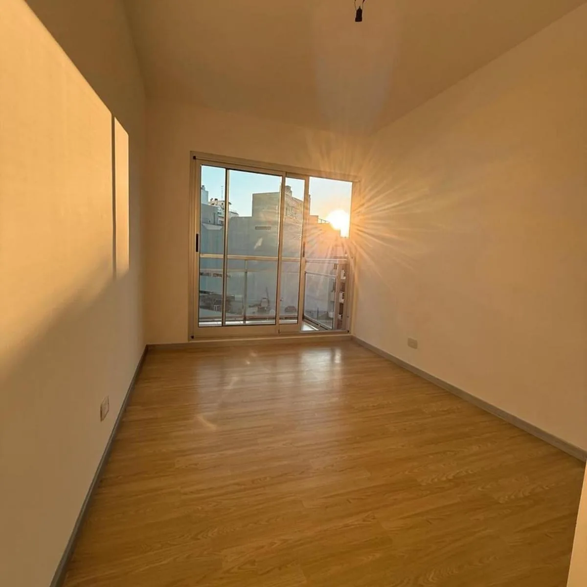 1 quarto com garagem e varanda, Palermo