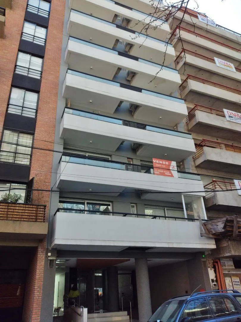 2 ambientes contrafrente con balcón
