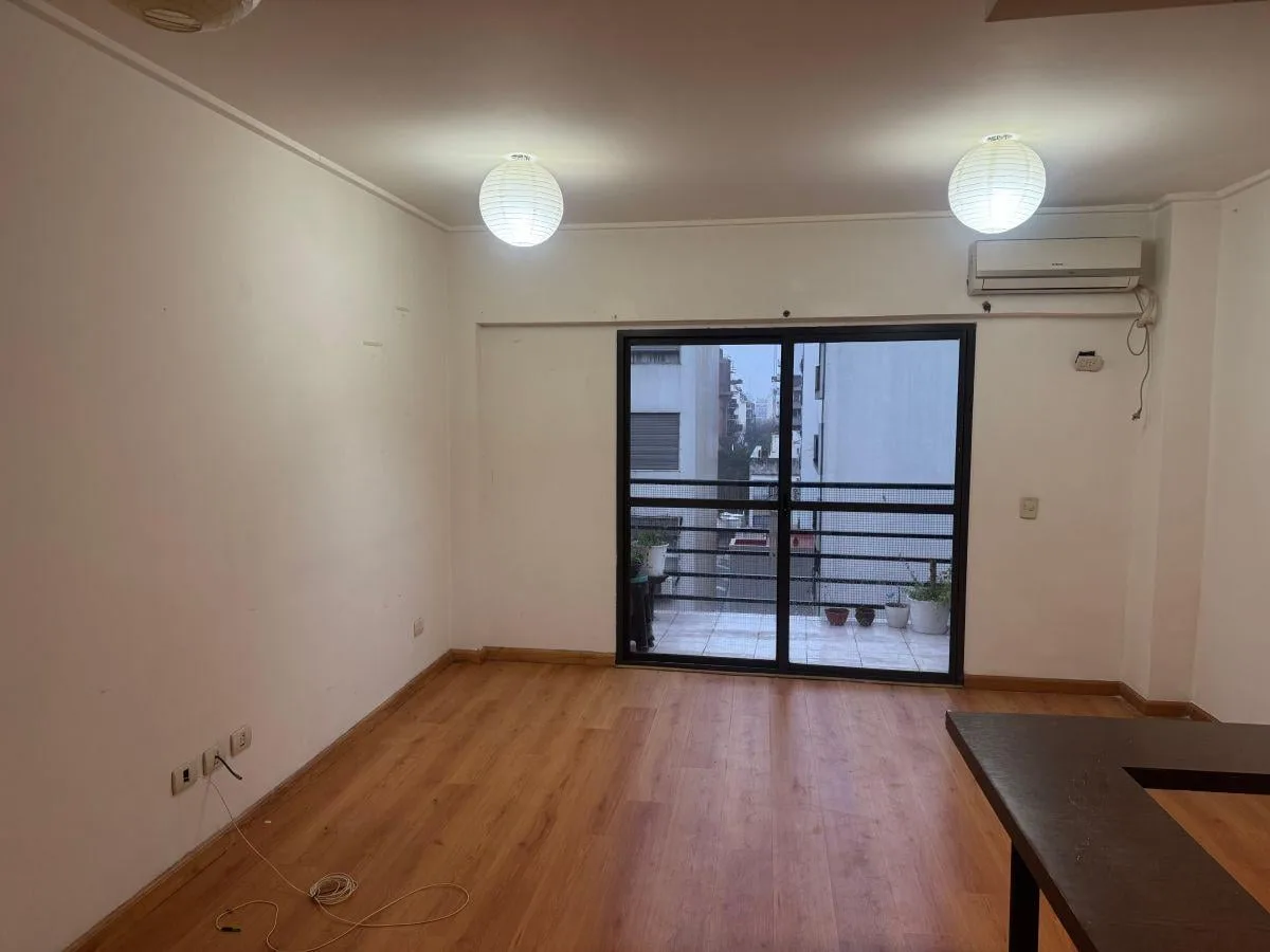 Departamento con balcón en Nuñez