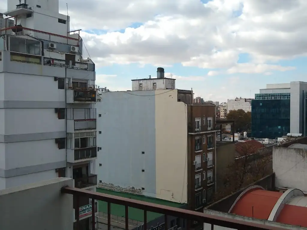 Apartment with east balcony