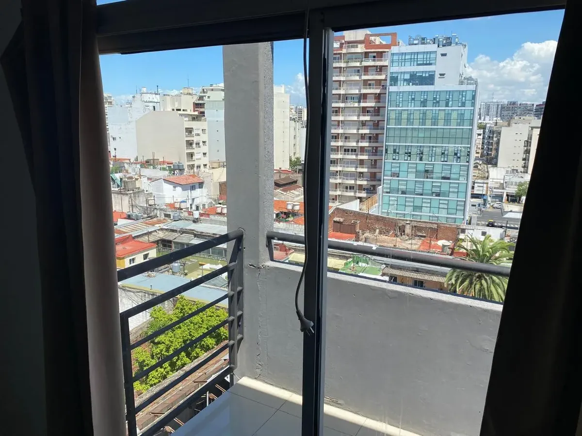 Monoambiente con balcón en Almagro