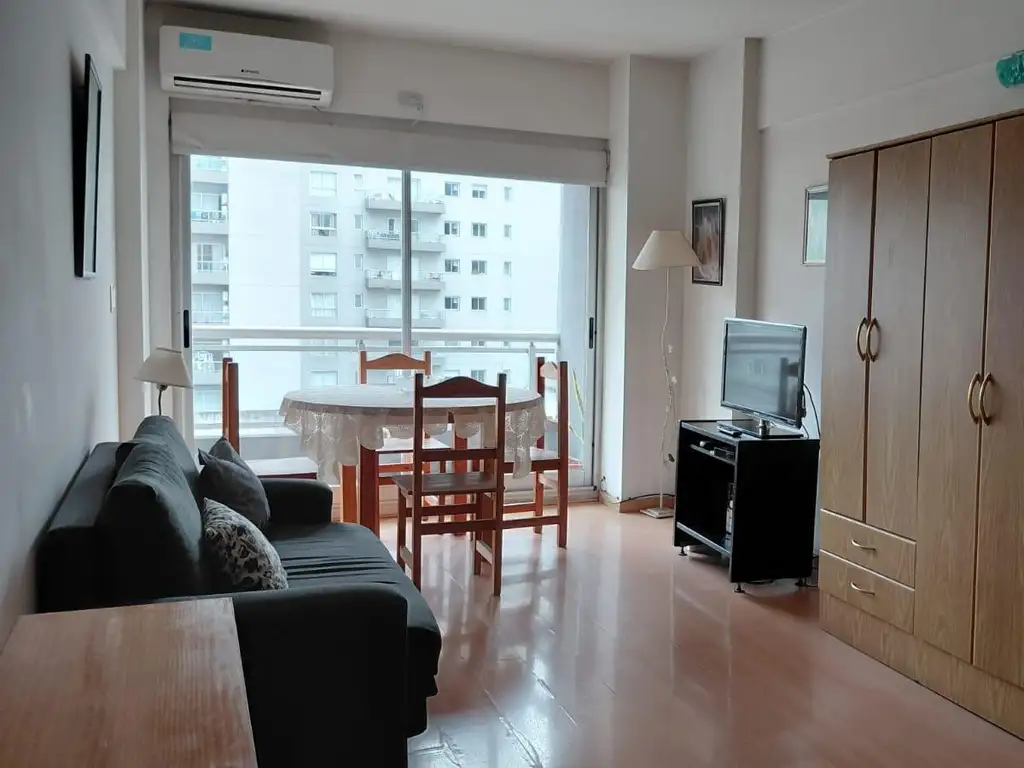 Monoambiente amoblado con terraza