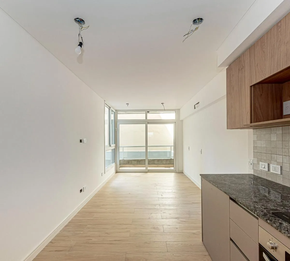Monoambiente con balcón y amenities