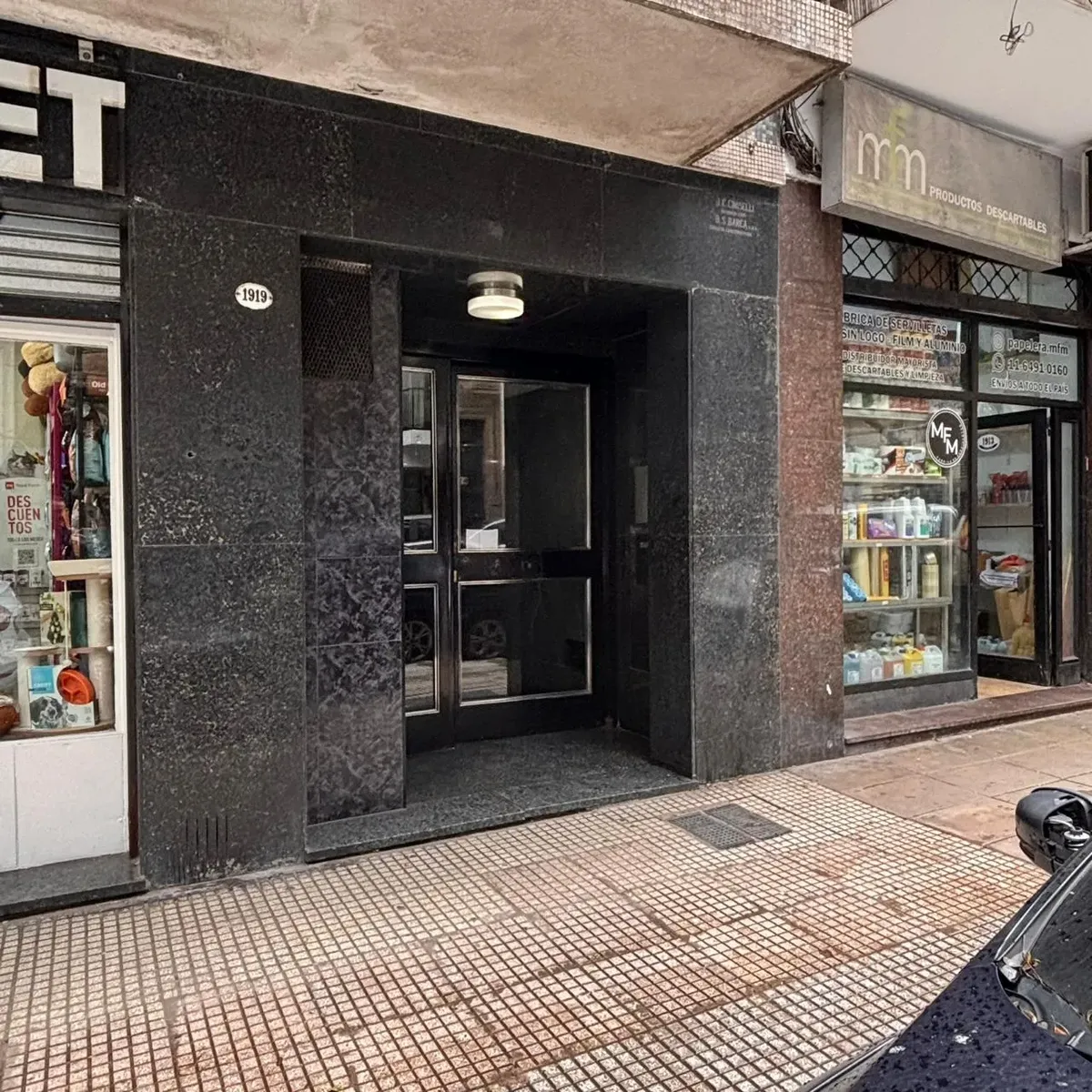 Bright studio apartment