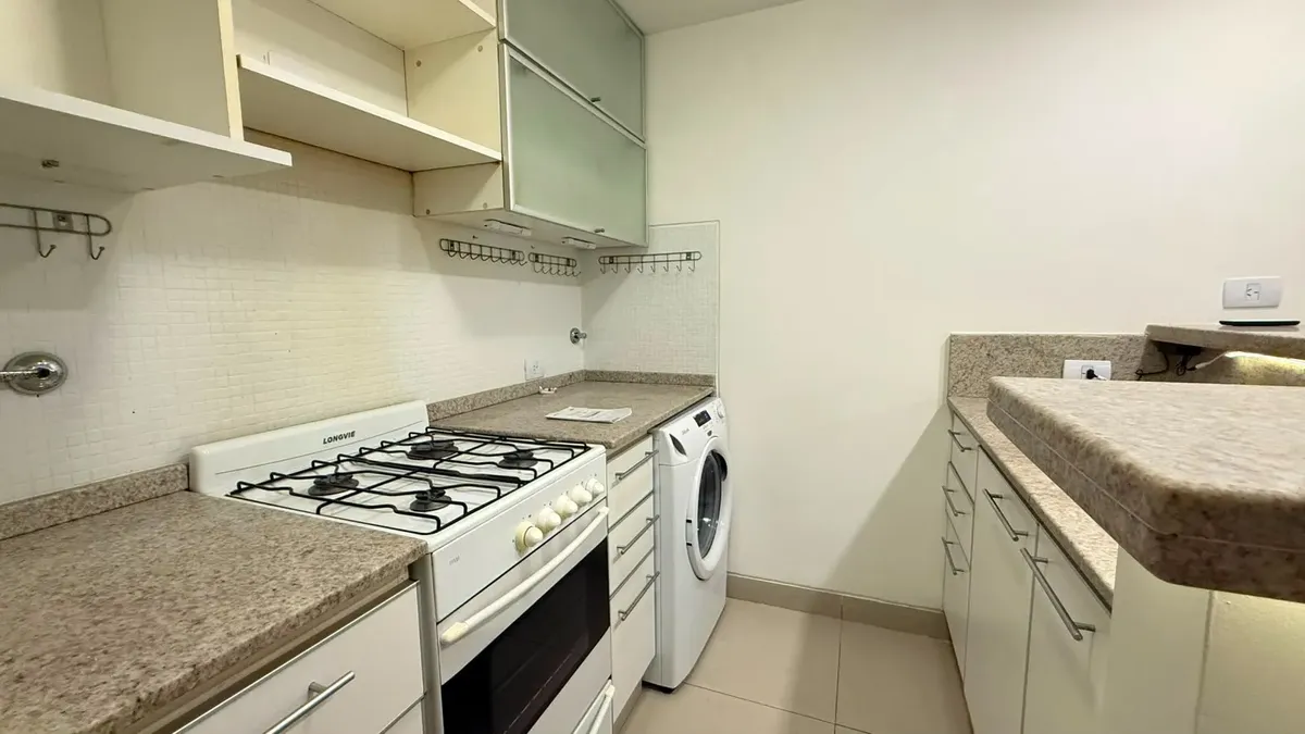 Monoambiente con balcón y pileta