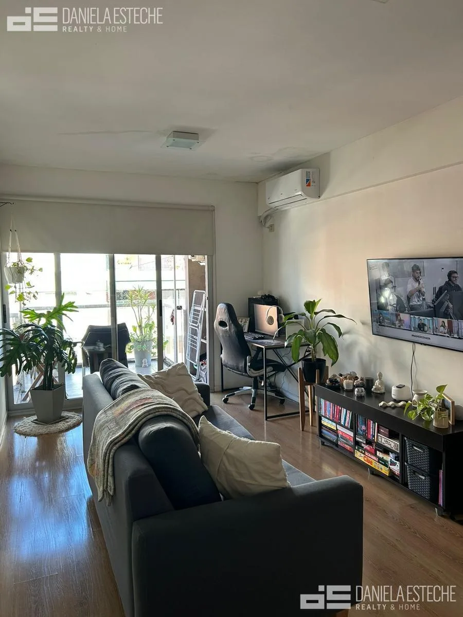Apartment with balcony and A/C