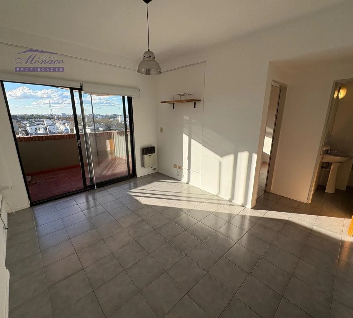 2-room unit facing street with terrace balcony