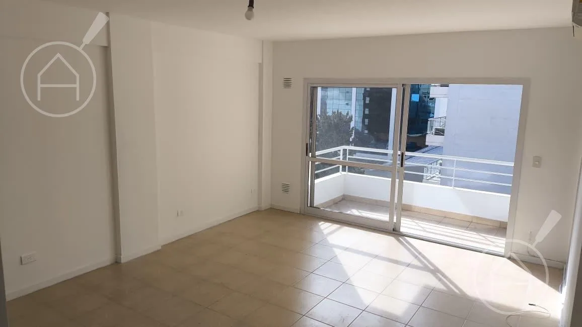 Monoambiente con balcón en Belgrano