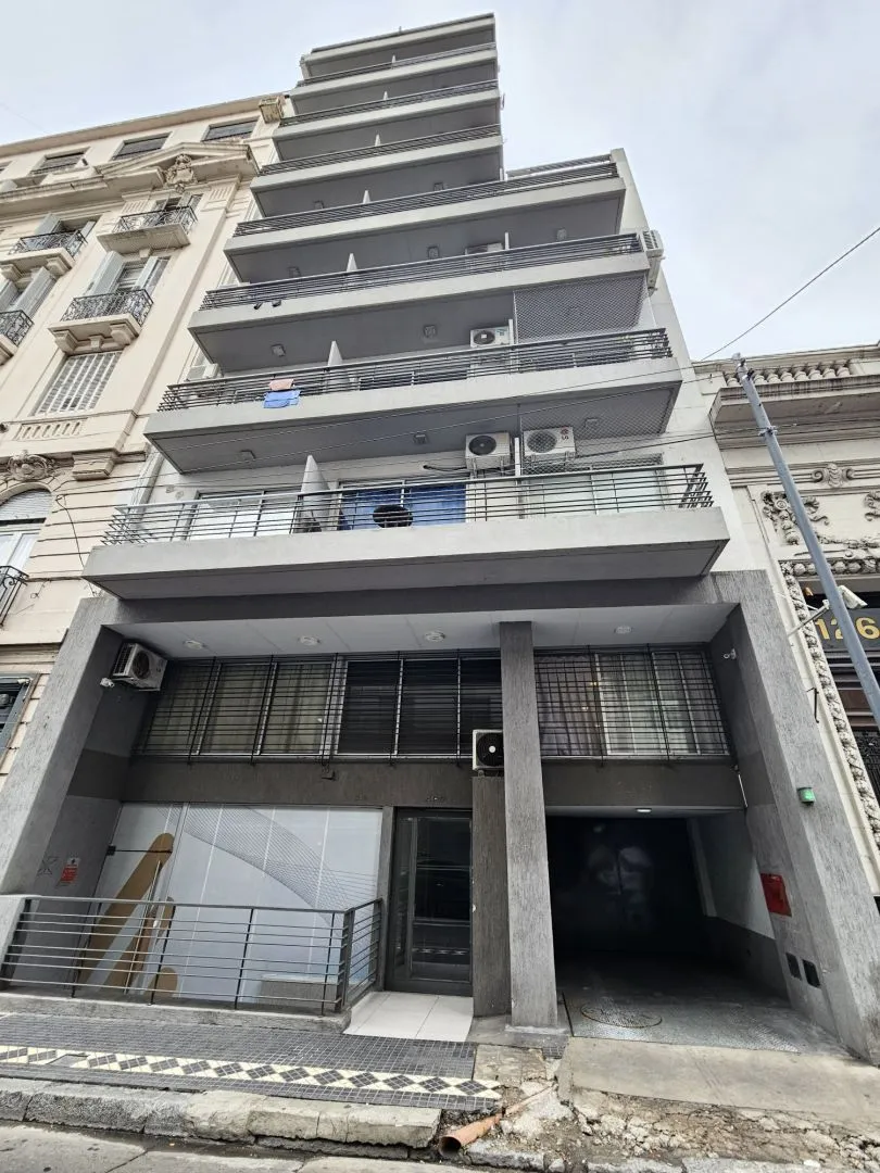 Monoambiente amoblado con balcón