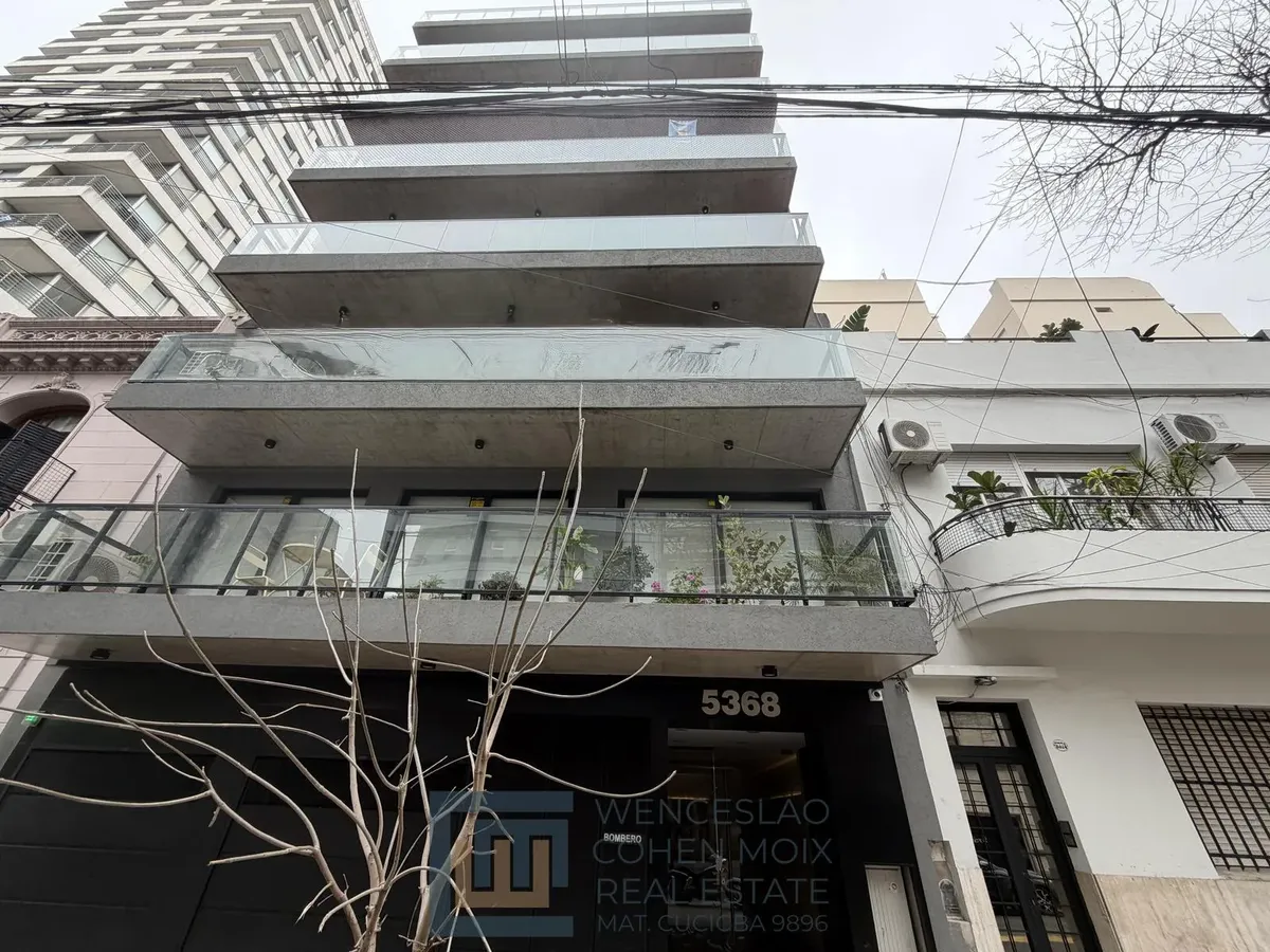 Ambiente único con balcón