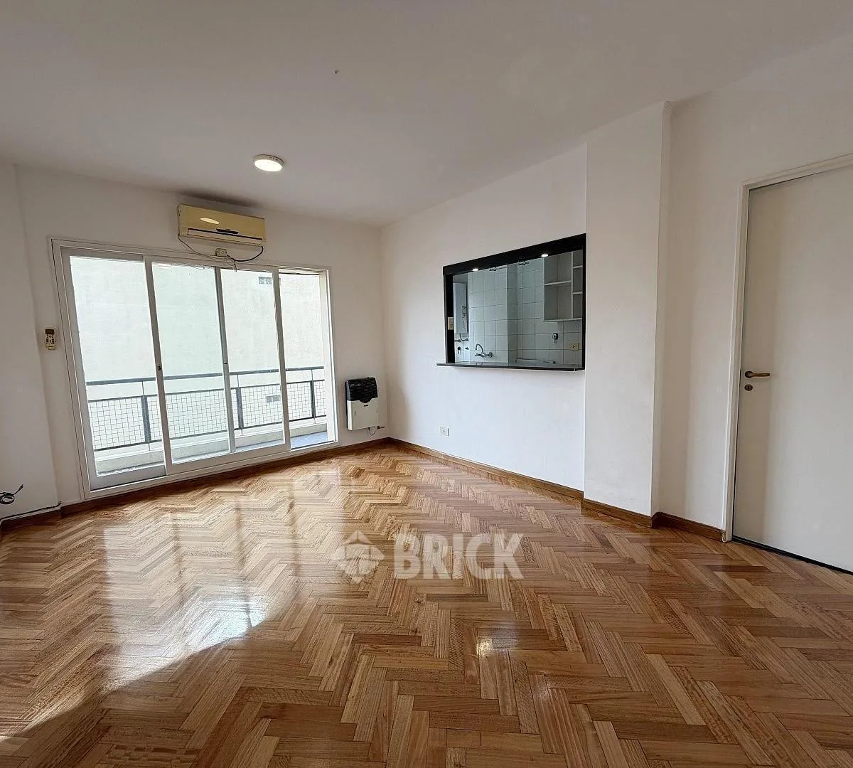 44 m² con balcón al lateral