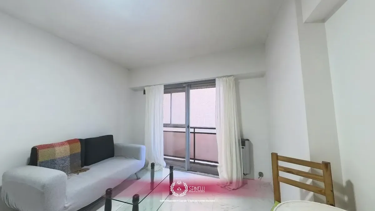 Monoambiente con balcón