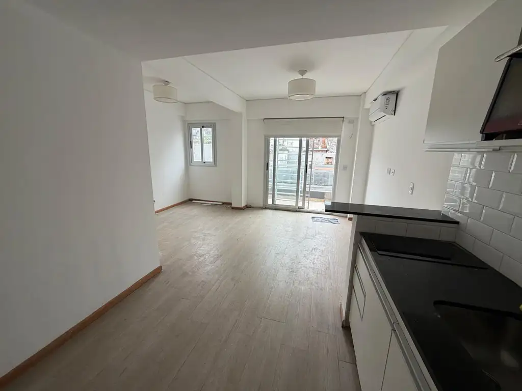Departamento monoambiente con balcón
