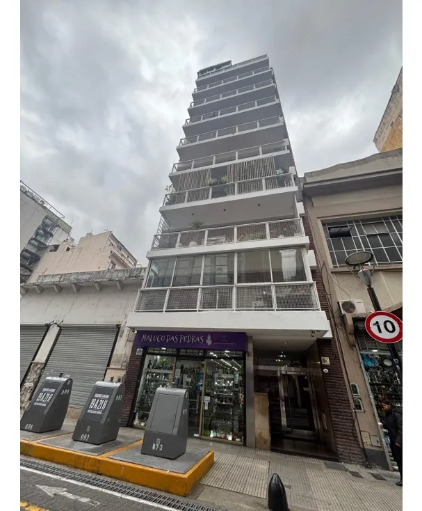 Monoambiente con balcón