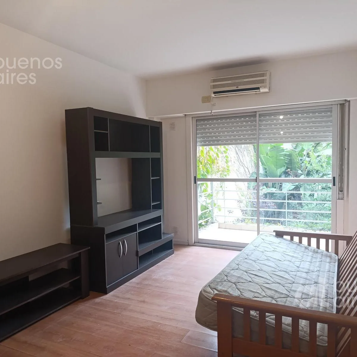 Departamento amoblado con balcón