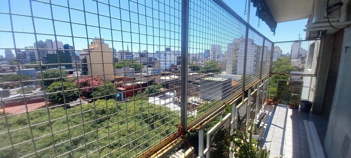 Departamento 3 ambientes con balcón corrido