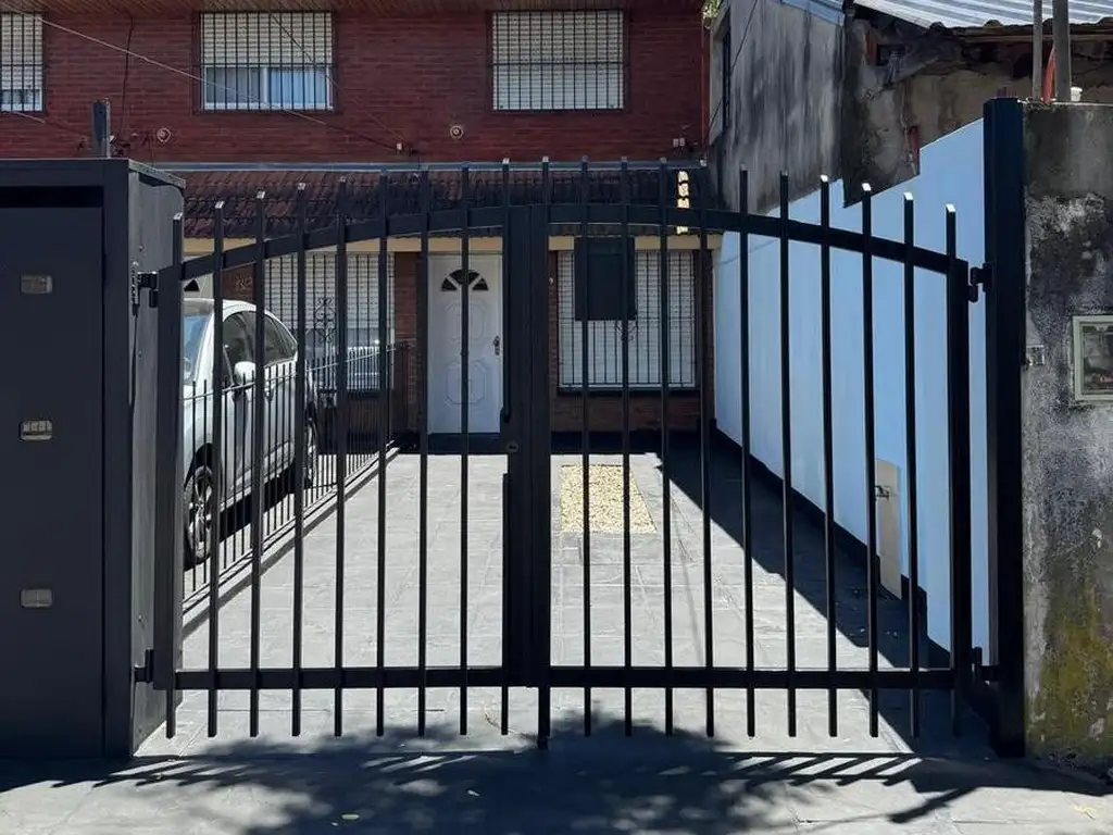 Duplex con patio y playroom