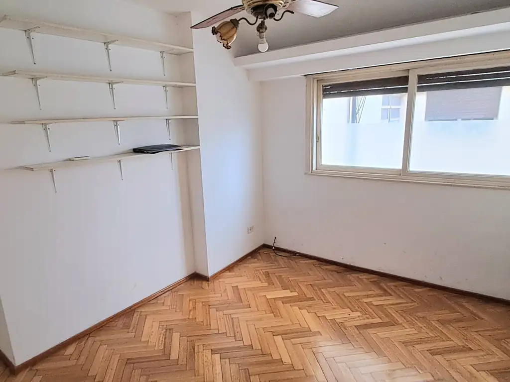 2 ambientes con balcón