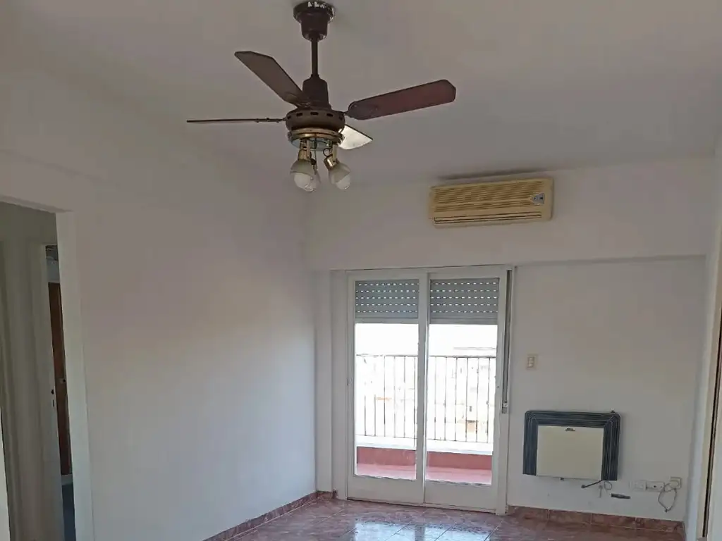 Departamento con balcón terraza