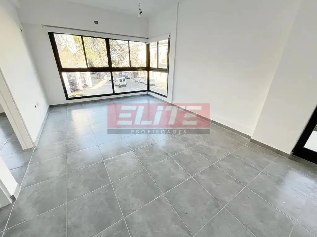 Moderno 2 ambientes con dos balcones