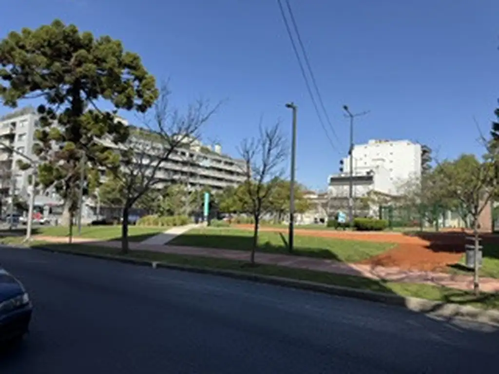 Monoambiente con balcón y SUM