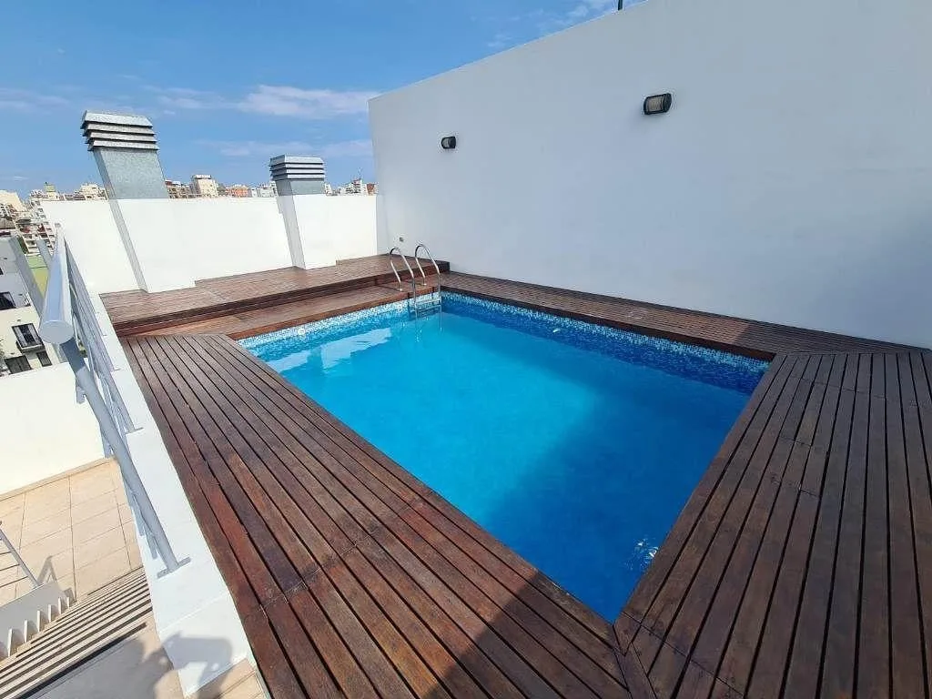 Monoambiente con balcón y amenities